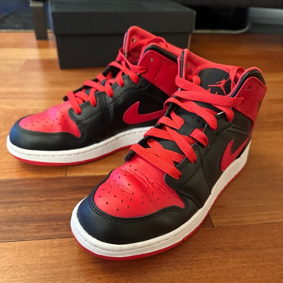 Big Kids Shoes Youth Red Jordans Big Kid Air Jordan 1, Mids